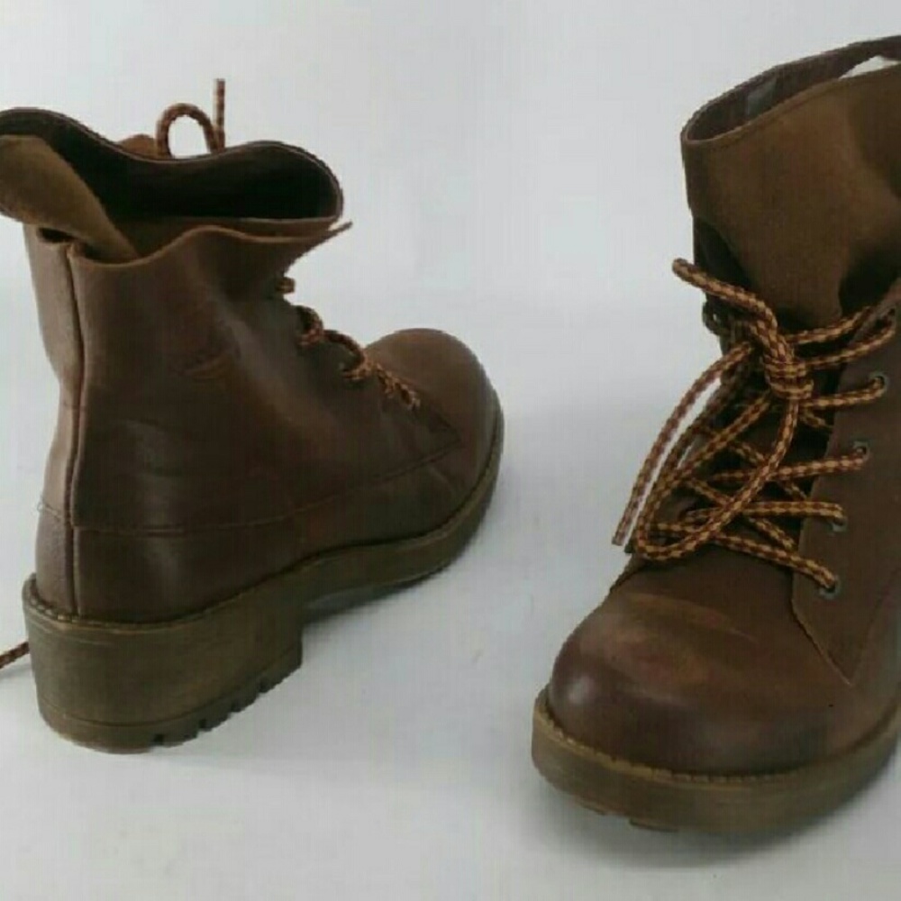 Coolway..Brooks leather, suede lace up, lugboots